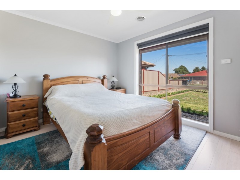 8 Finden Court, Craigieburn VIC 3064