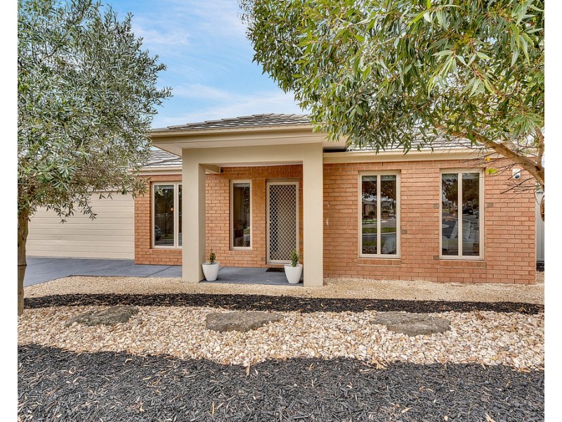 2 Roebuck Way, Craigieburn VIC 3064