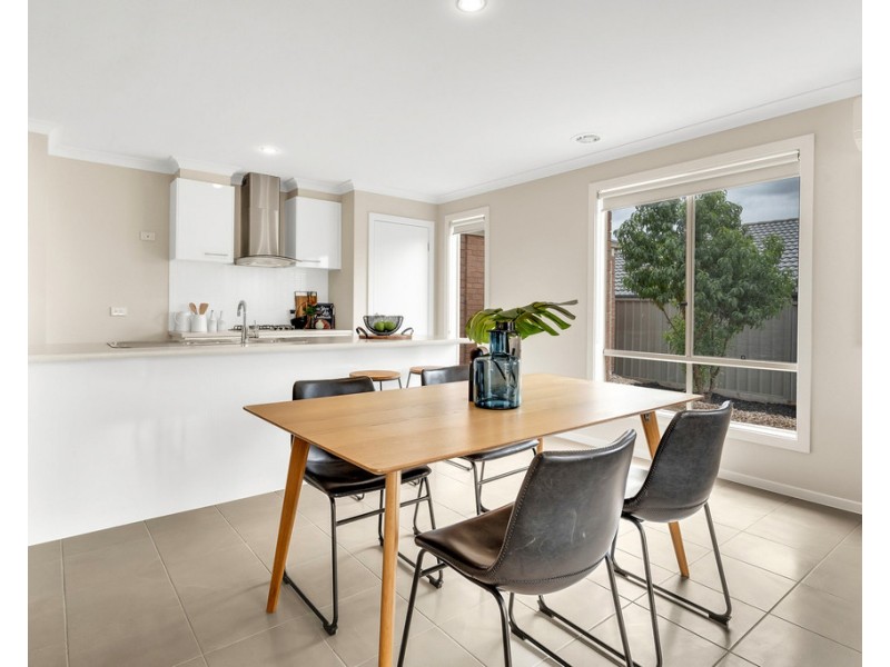 2 Roebuck Way, Craigieburn VIC 3064