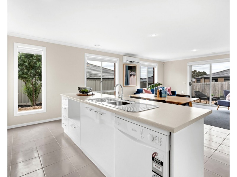 2 Roebuck Way, Craigieburn VIC 3064