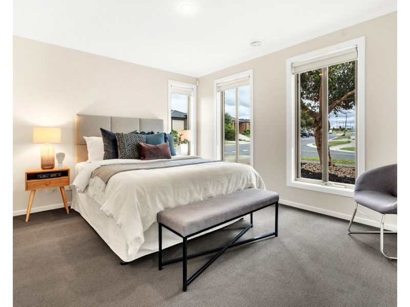 2 Roebuck Way, Craigieburn VIC 3064