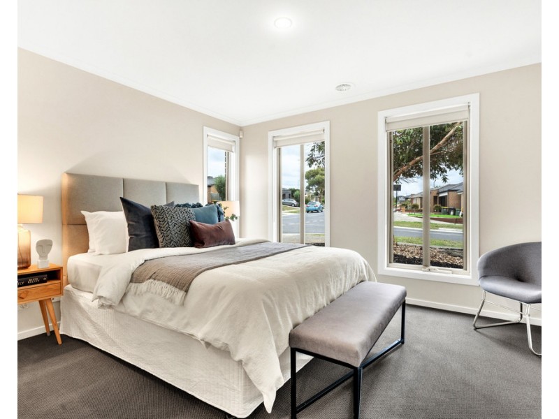2 Roebuck Way, Craigieburn VIC 3064