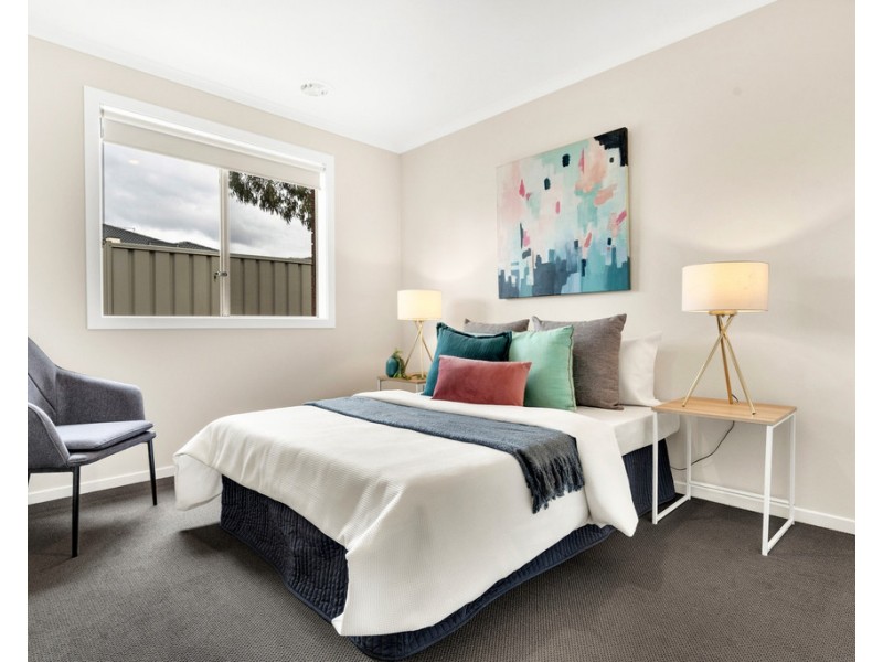 2 Roebuck Way, Craigieburn VIC 3064