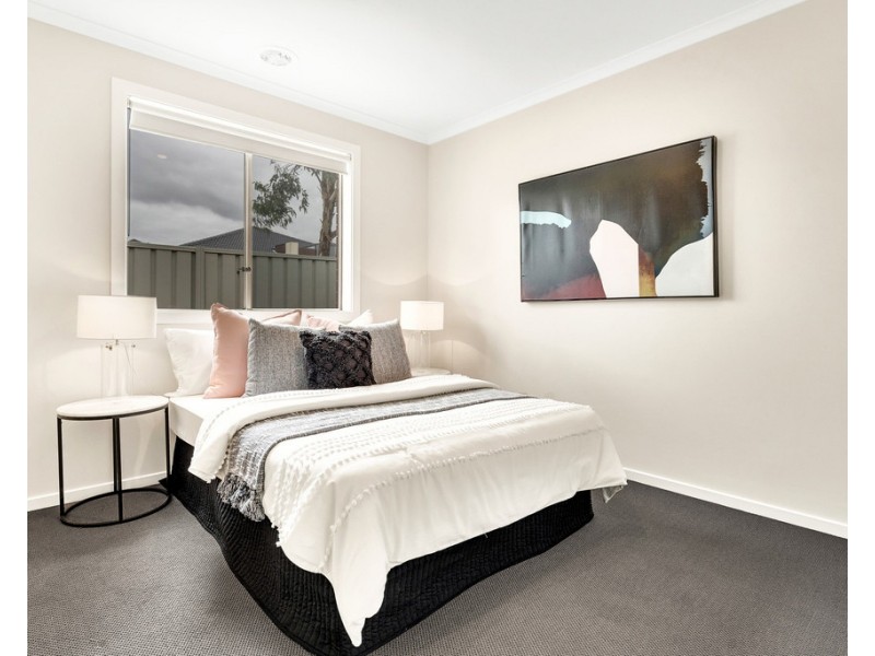 2 Roebuck Way, Craigieburn VIC 3064