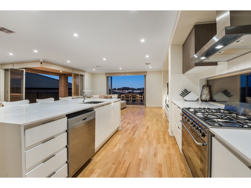 4 Dickens Street, Craigieburn VIC 3064