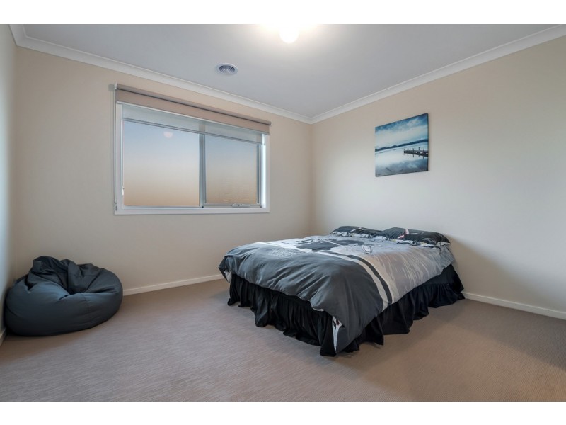 4 Dickens Street, Craigieburn VIC 3064