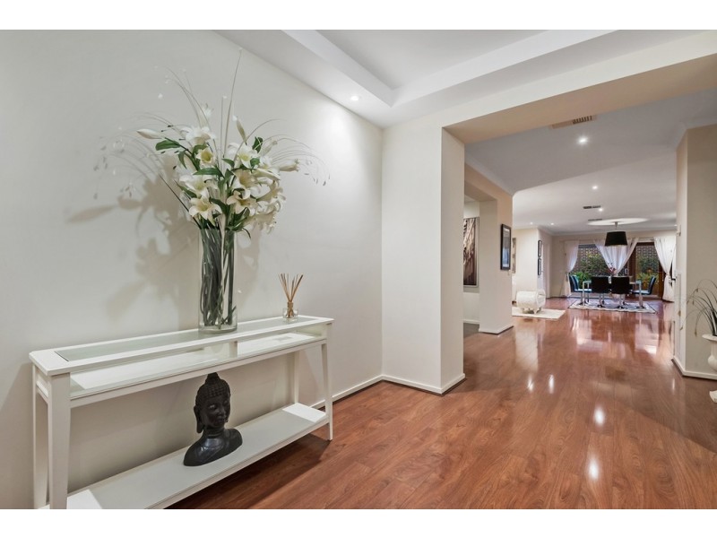 39 Brickwood Circuit, Craigieburn VIC 3064