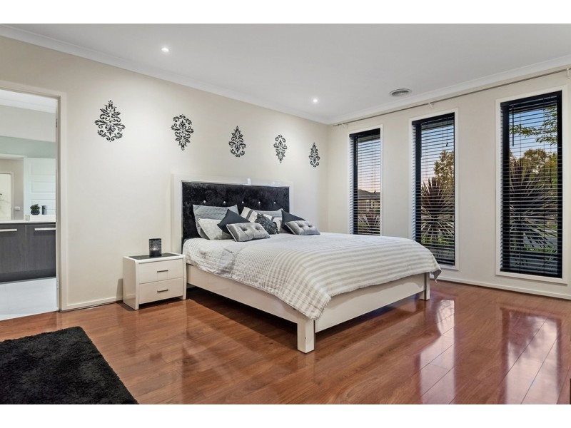 39 Brickwood Circuit, Craigieburn VIC 3064