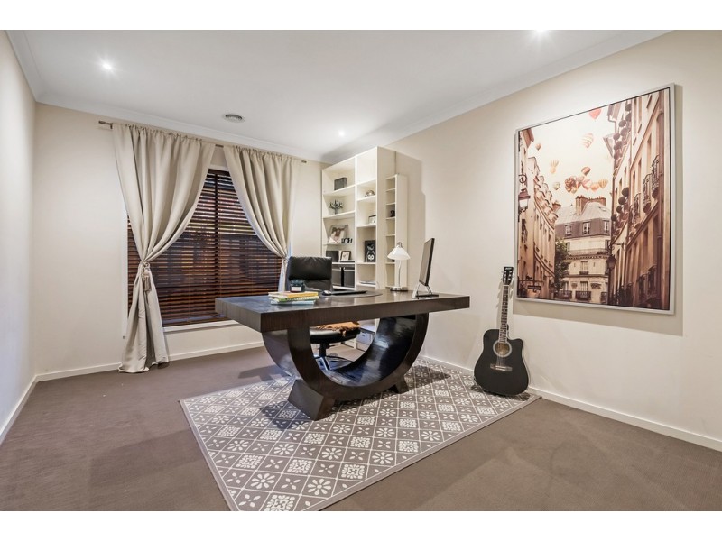 39 Brickwood Circuit, Craigieburn VIC 3064