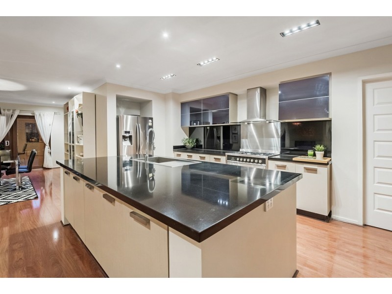 39 Brickwood Circuit, Craigieburn VIC 3064