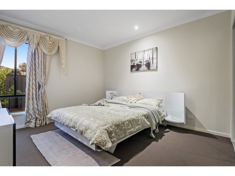 39 Brickwood Circuit, Craigieburn VIC 3064