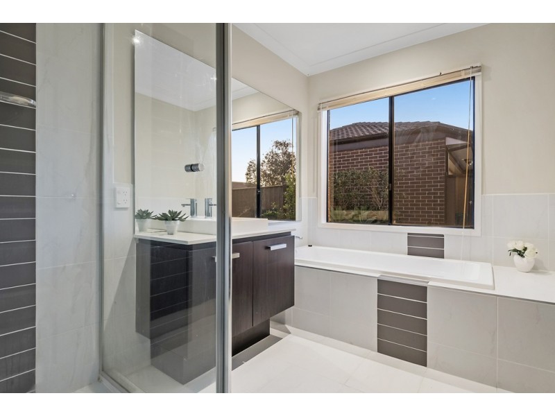 39 Brickwood Circuit, Craigieburn VIC 3064
