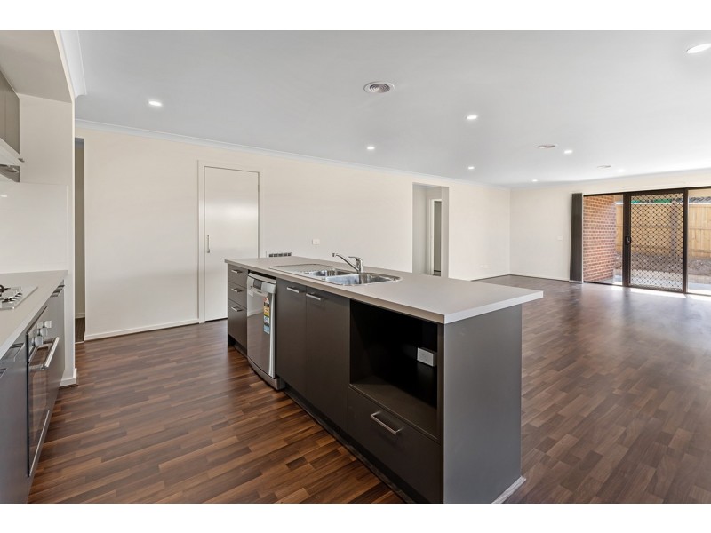 24 Alfred Road, Mickleham VIC 3064