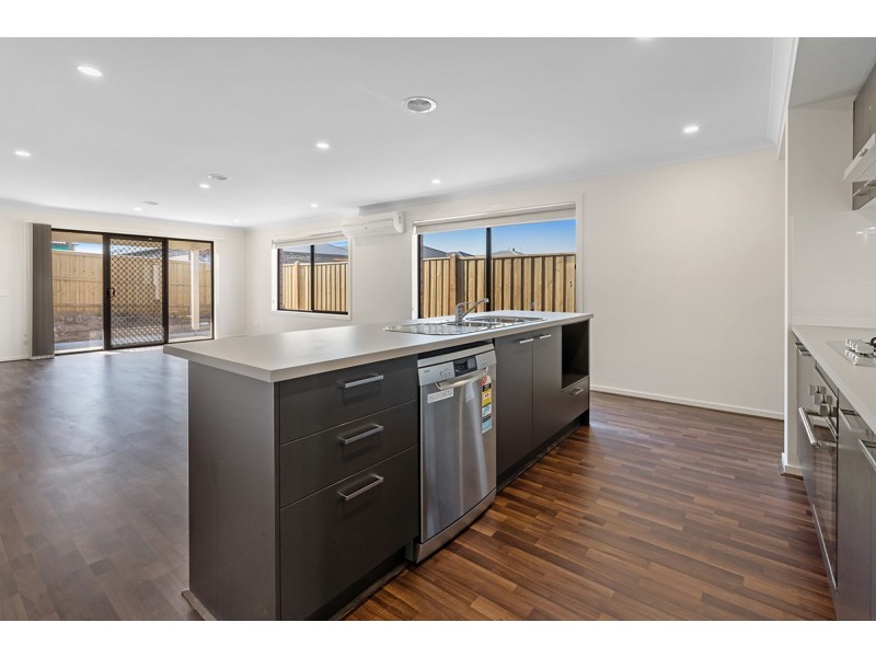 24 Alfred Road, Mickleham VIC 3064