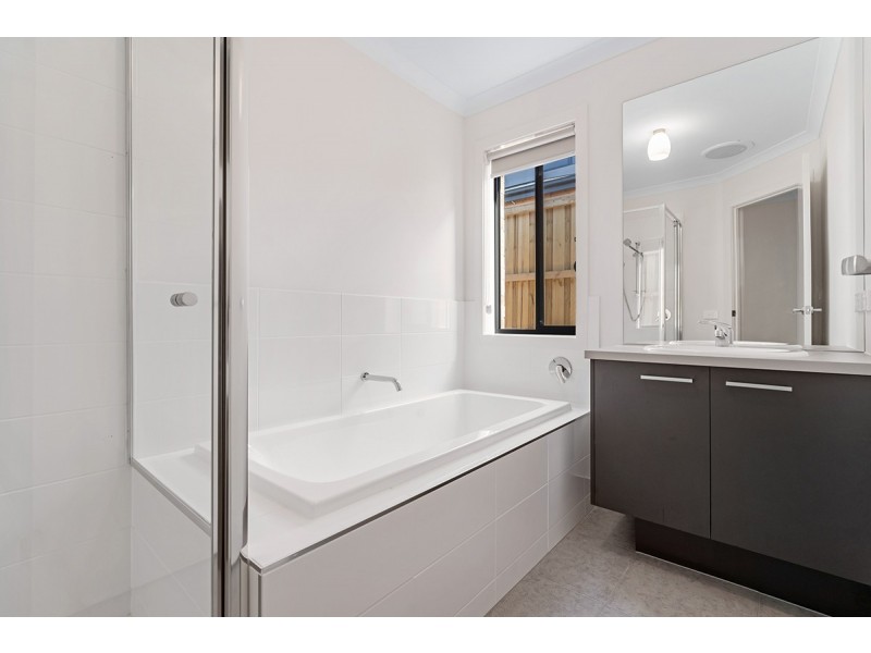 24 Alfred Road, Mickleham VIC 3064