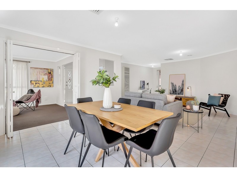 76 Abercarn Avenue, Craigieburn VIC 3064