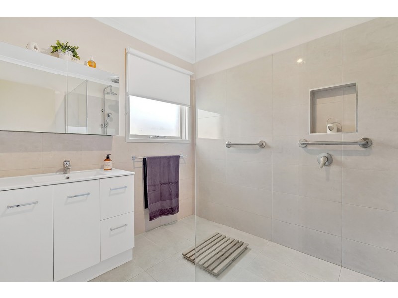 14 Medway Road, Craigieburn VIC 3064