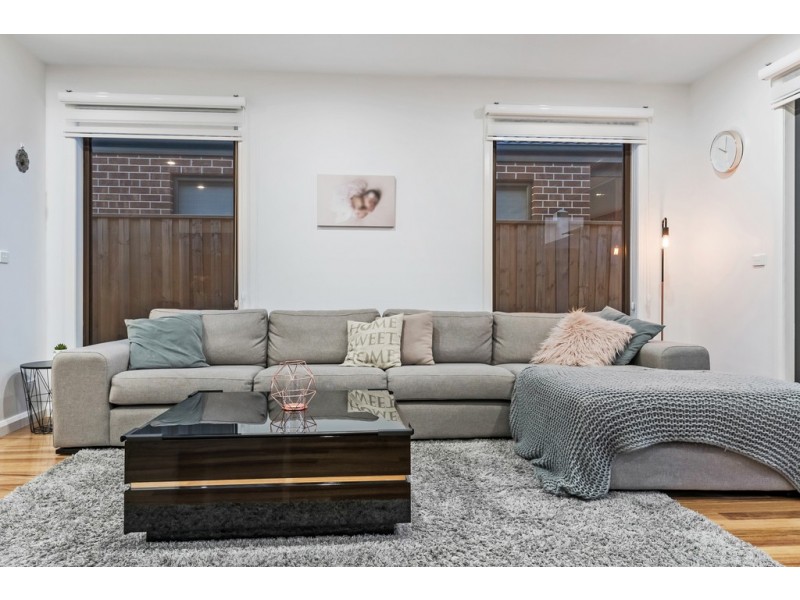 8 Chambly Drive, Mickleham VIC 3064