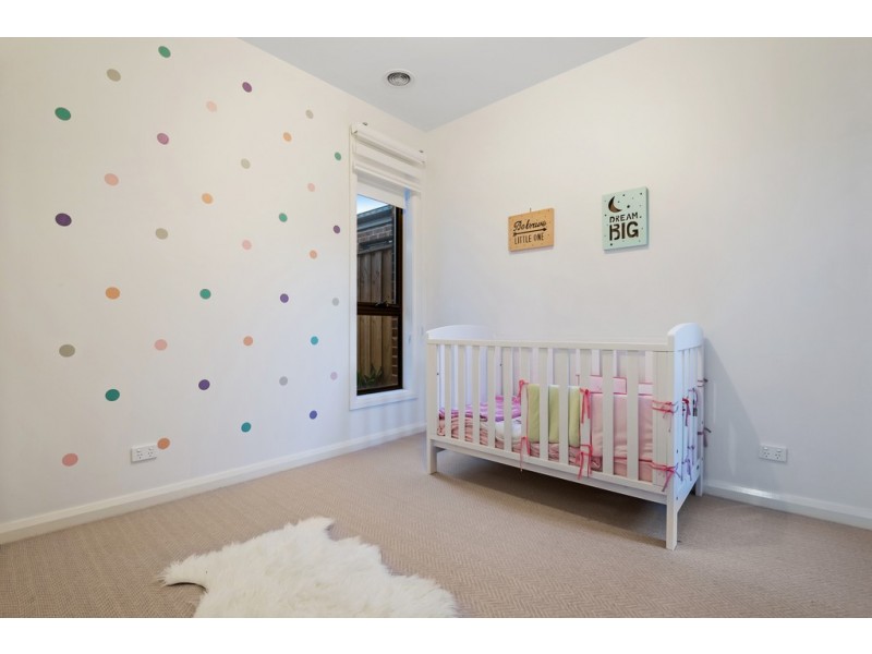 8 Chambly Drive, Mickleham VIC 3064