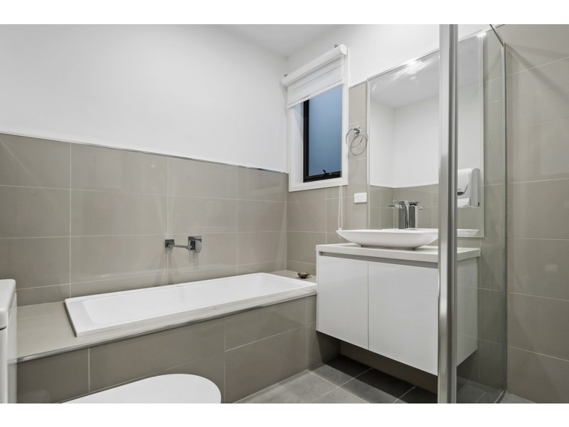 8 Chambly Drive, Mickleham VIC 3064