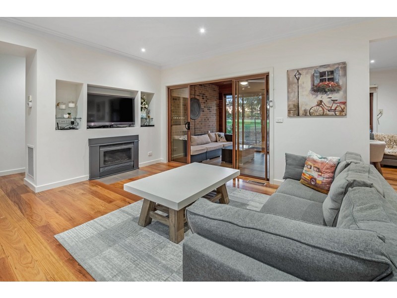 12 Swansea Court, Craigieburn VIC 3064