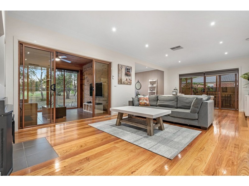 12 Swansea Court, Craigieburn VIC 3064