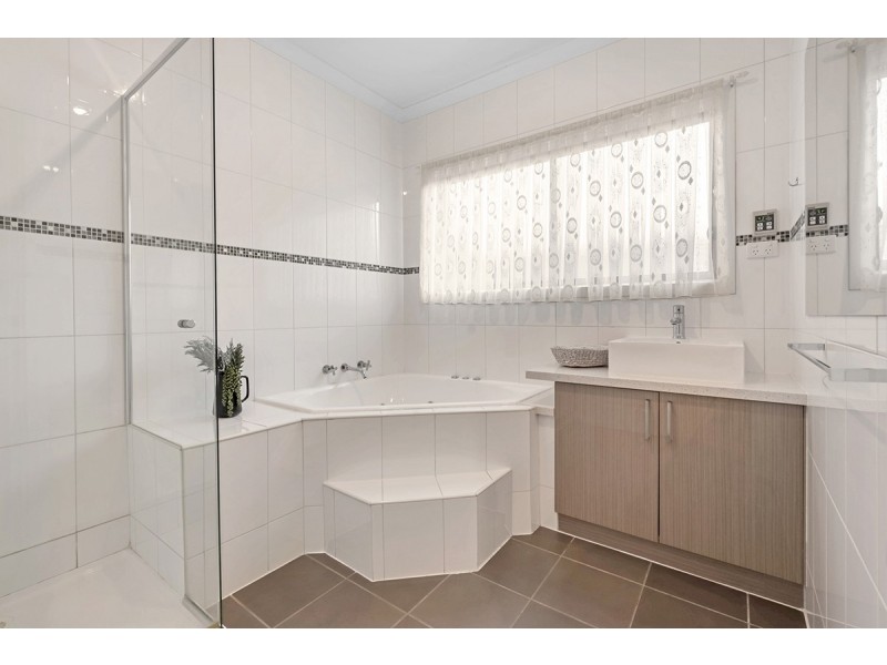 12 Swansea Court, Craigieburn VIC 3064