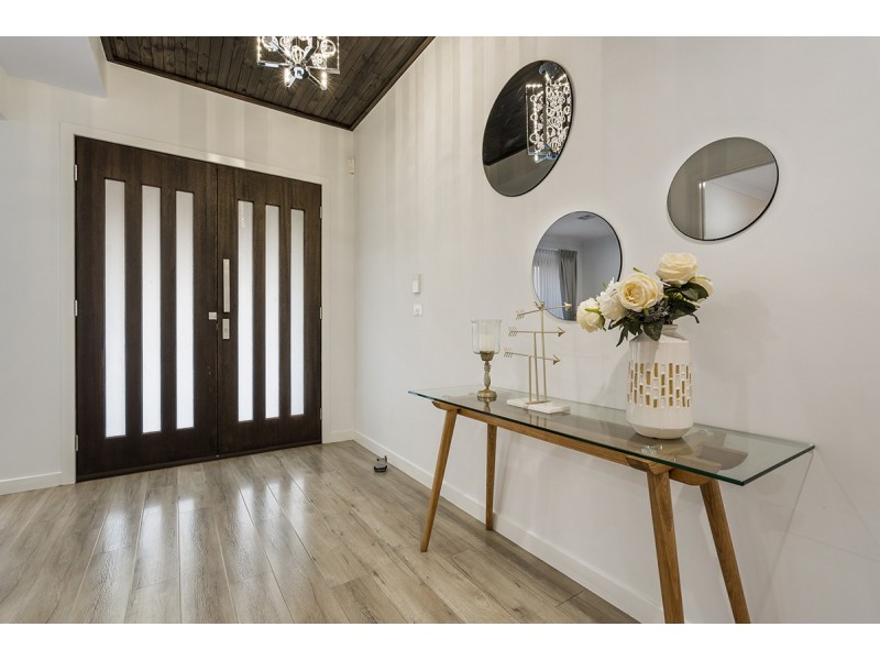 62 Streamside Drive, Craigieburn VIC 3064