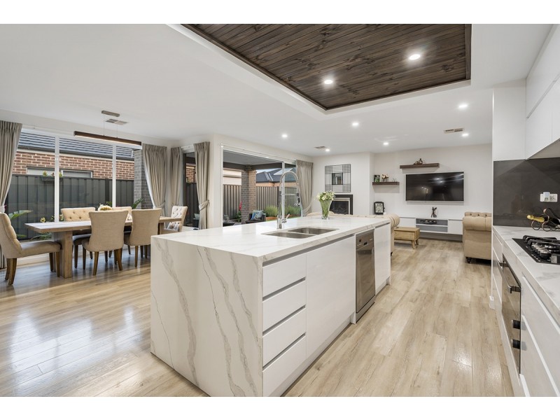 62 Streamside Drive, Craigieburn VIC 3064