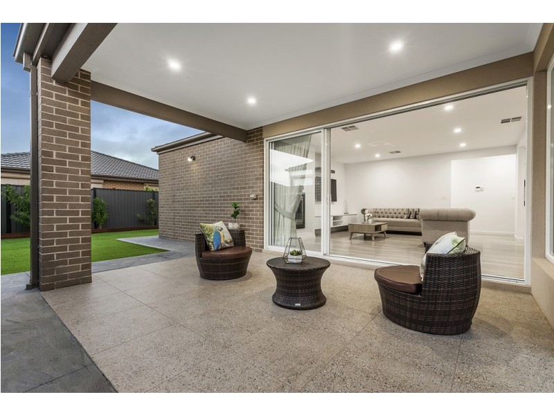 62 Streamside Drive, Craigieburn VIC 3064