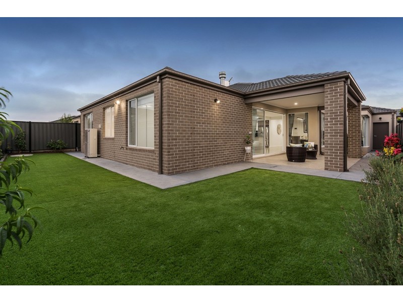 62 Streamside Drive, Craigieburn VIC 3064