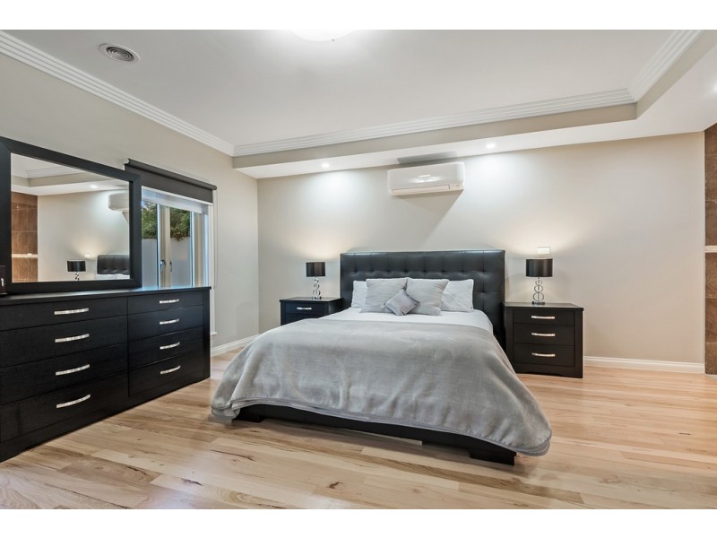 16 Durban Place, Craigieburn VIC 3064