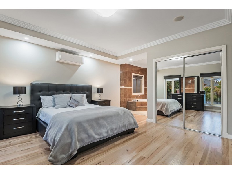 16 Durban Place, Craigieburn VIC 3064
