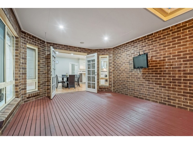 16 Durban Place, Craigieburn VIC 3064