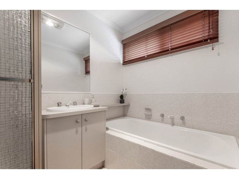 1 Henley Court, Craigieburn VIC 3064