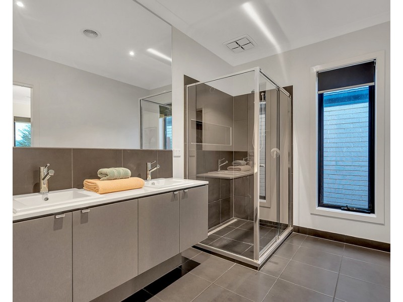 10 Melody Way, Mickleham VIC 3064