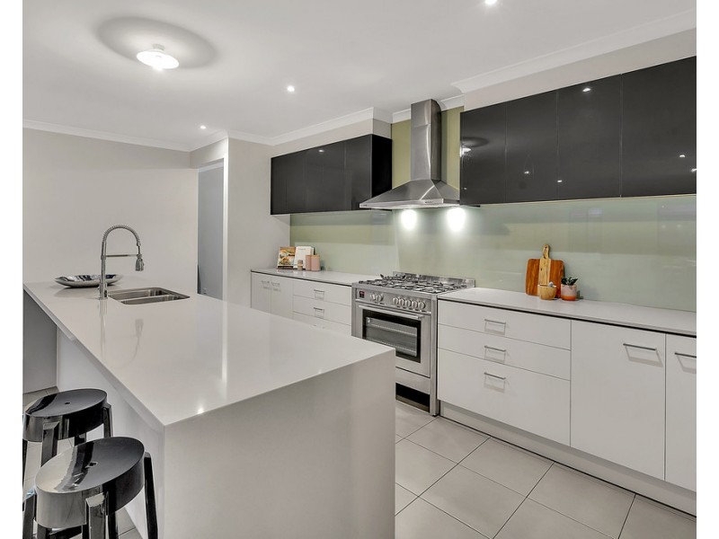 10 Melody Way, Mickleham VIC 3064