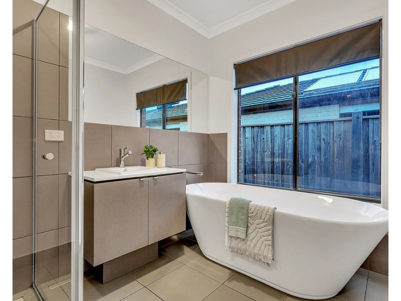 10 Melody Way, Mickleham VIC 3064