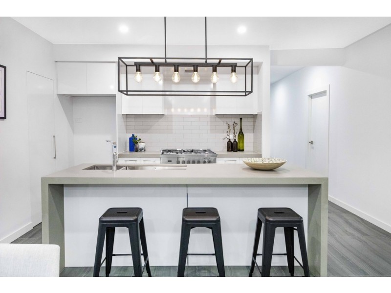 10 McCracken Avenue, Mickleham VIC 3064