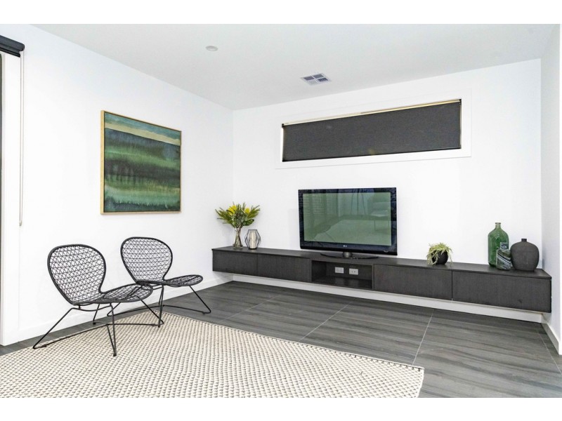 10 McCracken Avenue, Mickleham VIC 3064