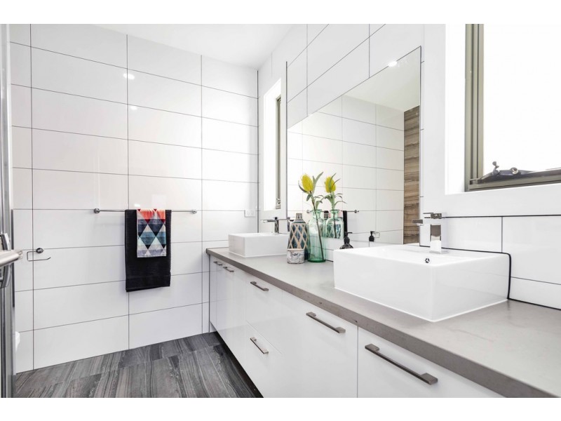 10 McCracken Avenue, Mickleham VIC 3064