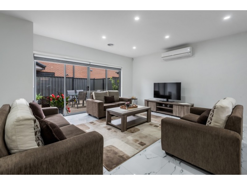 2 Zeal Way, Craigieburn VIC 3064