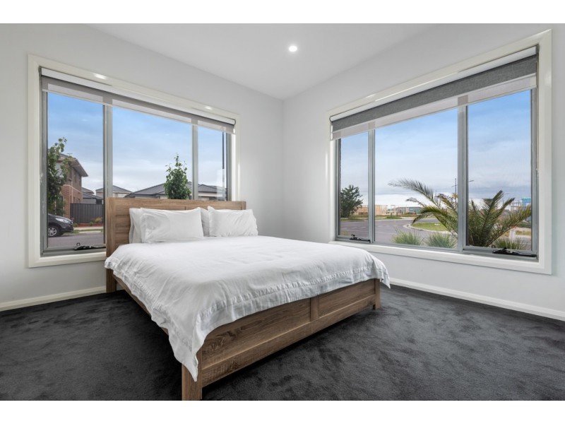 2 Zeal Way, Craigieburn VIC 3064