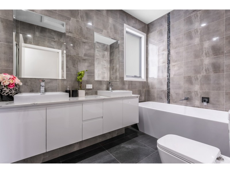 2 Zeal Way, Craigieburn VIC 3064