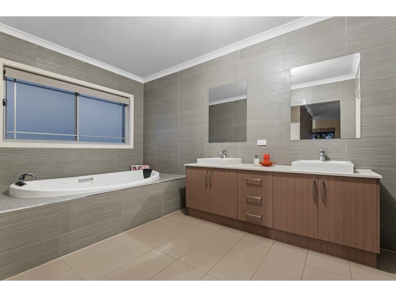 7 Conservation Drive, Craigieburn VIC 3064