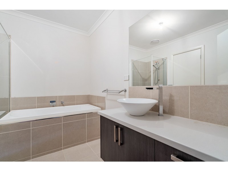 6/24 Featherpark Way, Craigieburn VIC 3064