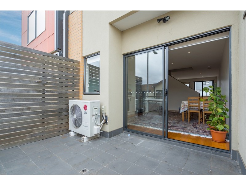 6/24 Featherpark Way, Craigieburn VIC 3064