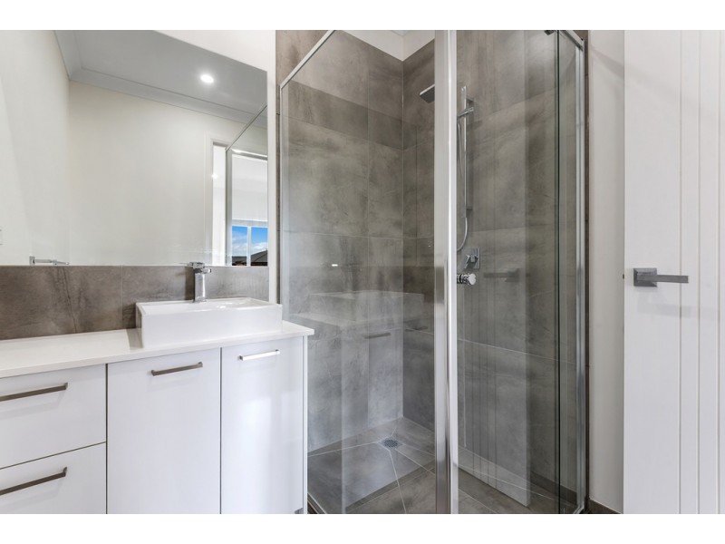 28 Nebula Crescent, Mickleham VIC 3064