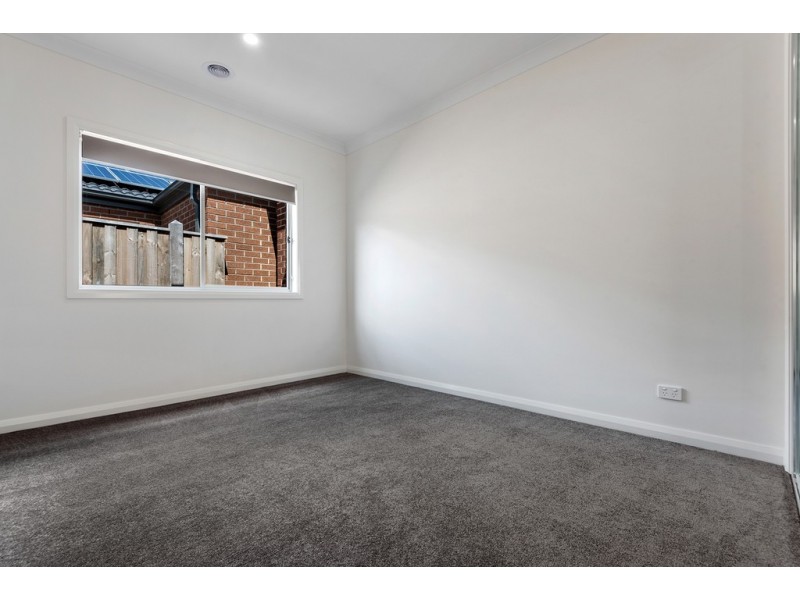 28 Nebula Crescent, Mickleham VIC 3064