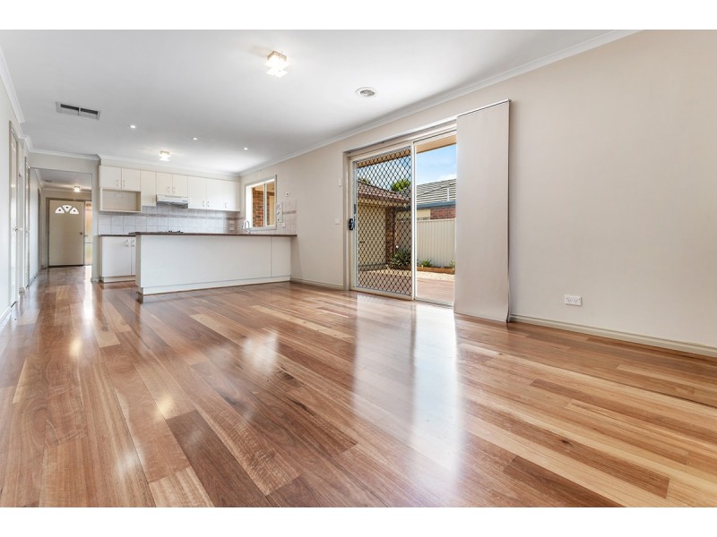 16 Foxglove Lane, Craigieburn VIC 3064